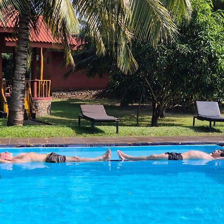 Yala Peace Cottages Tissamaharama Bagian luar foto