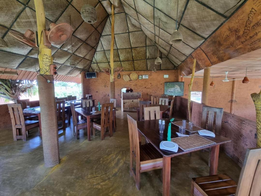 Yala Peace Cottages Tissamaharama Bagian luar foto